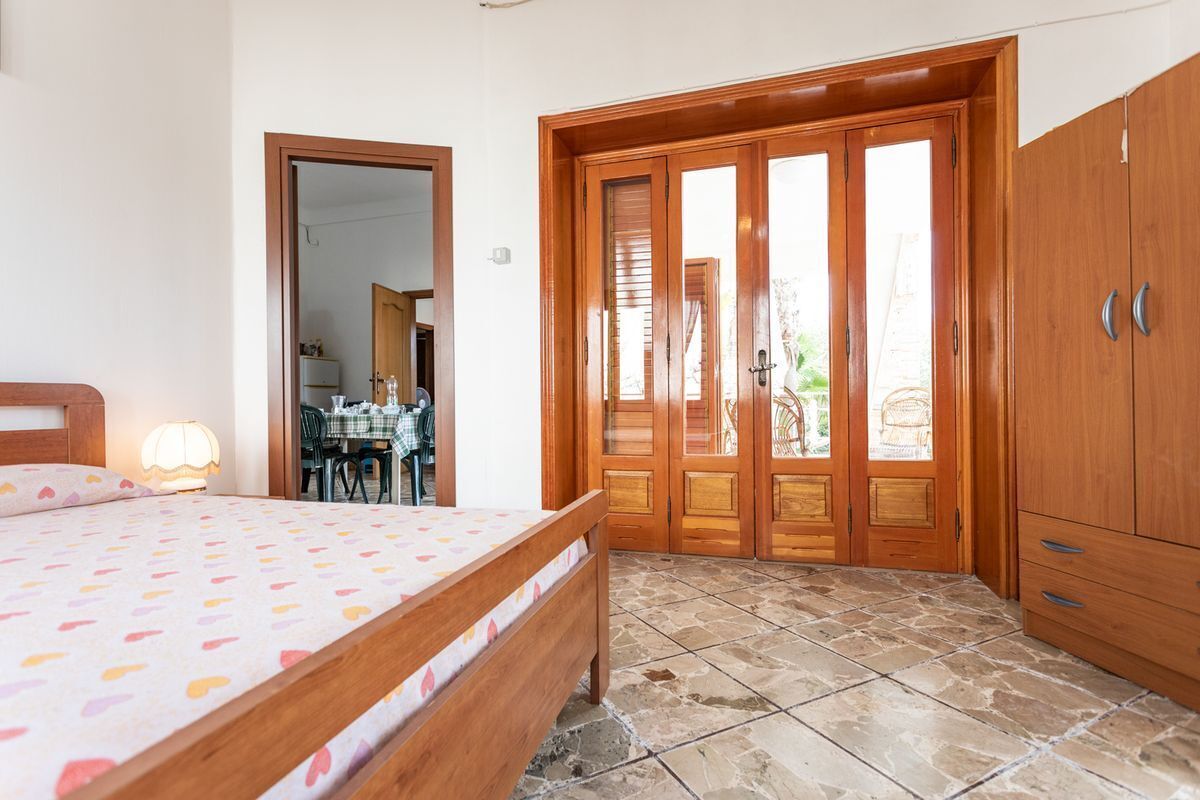 7 bedrooms, free WiFi, bed sheets