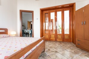 3 bedrooms, free WiFi, bed sheets