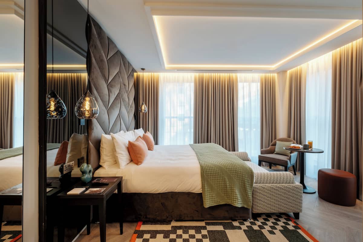 Premier Studio | Hypo-allergenic bedding, in-room safe, iron/ironing board, free WiFi