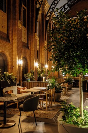 Daily to-go breakfast (GBP 24 per person)