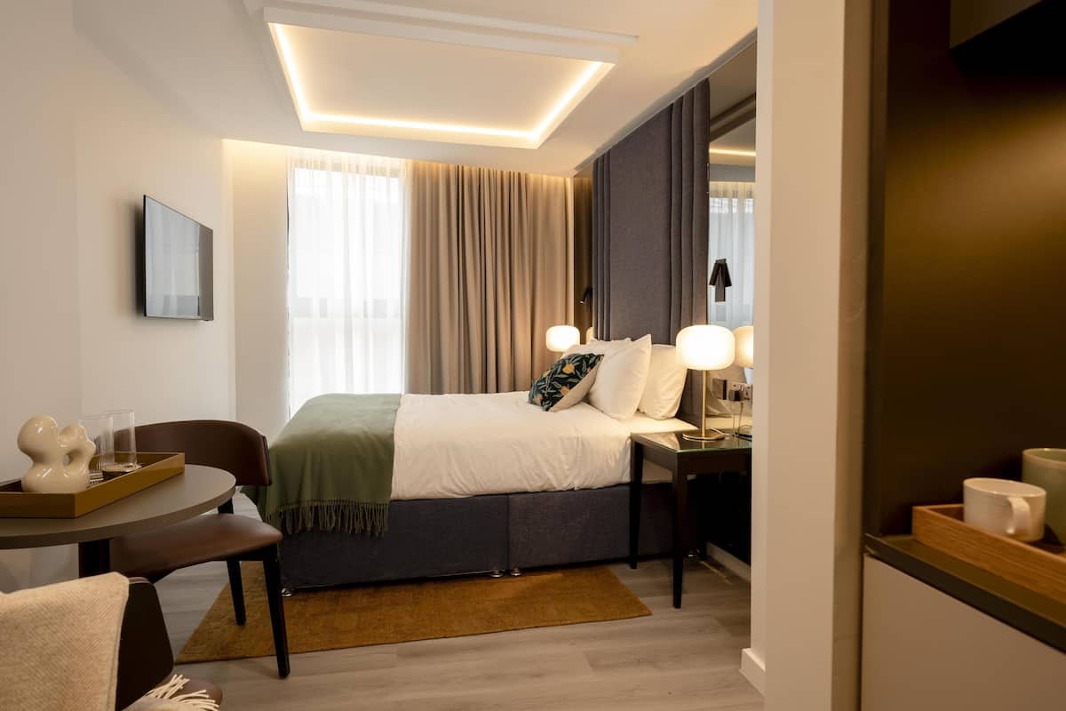 Roupas de cama antialérgicas, cofres nos quartos