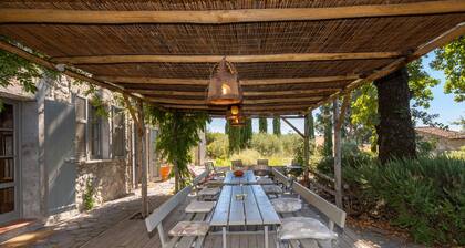 Landhaus 'Casale Per 14 Persone' mit Gemeinschaftspool, Wi-Fi und Klimaanlage
