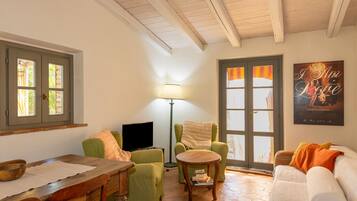 Fernseher, Tischtennisplatte