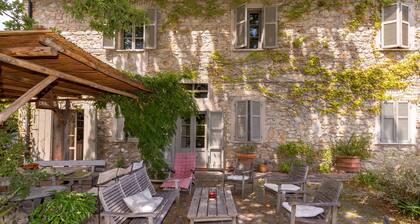 Landhaus 'Casale Per 4 Persone' mit Gemeinschaftspool, Wi-Fi und Klimaanlage