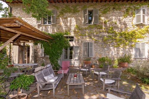 Petite maison 'Casale Per 4 Persone' avec piscine partagée, Wi-Fi et climatisation
