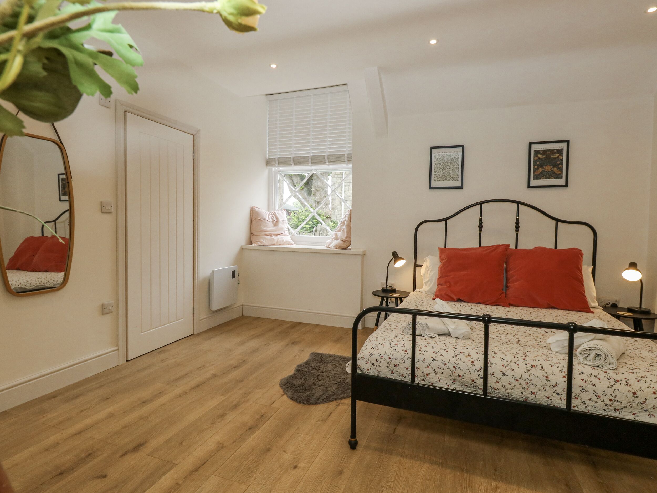 1 habitación, decoración personalizada y muebles diferentes 