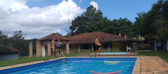 FARM HOUSE WITH 5 SUITES AND LAKE FOR SPORT FISHING