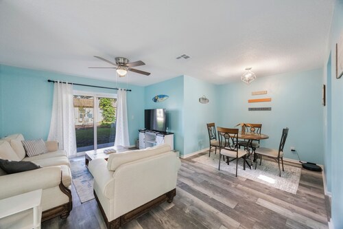 Charming 2-bedroom villa in Seminole with pool, WiFi and AC
