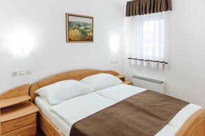 18 bedrooms, free WiFi, bed sheets - Bed & Breakfast Reaktiv (Zrece)