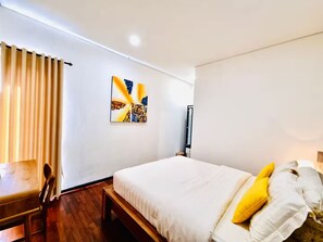 3 عدّة غرف نوم وواي فاي وملاءات أسرّة