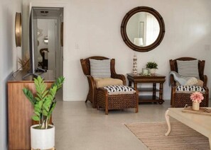 Interior - Cozy Pompano  Home! Just 2 Blocks to the Beach! (Pompano Beach)