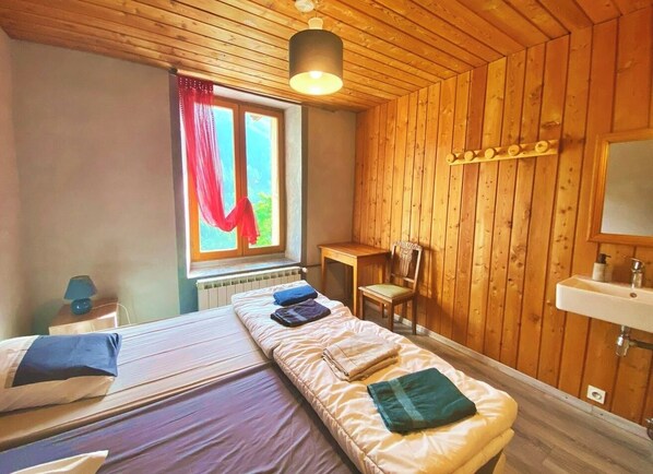 2 chambres, Wi-Fi, literie fournie