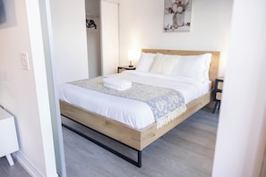 2 bedrooms, in-room safe, iron/ironing board, free WiFi