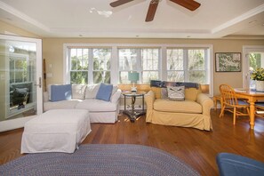 Smart TV, fireplace, DVD player, offices