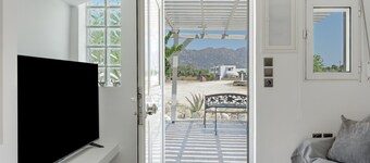 Holiday Home 'Annasofos' with Sea View, Wi-Fi and Air Conditioning