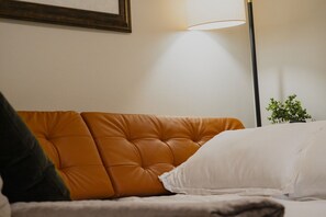 3 bedrooms, desk, iron/ironing board, travel cot