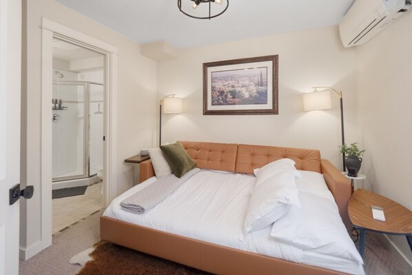 3 عدّة غرف نوم ومكتب ومكواة/لوح كي وسرير سفر