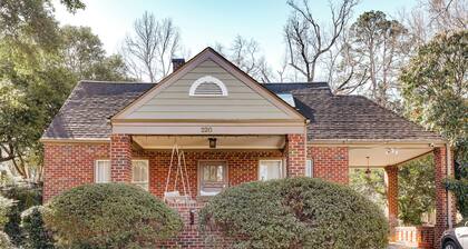 Spacious and Comfortable 5 Points Home- Walk to UGA games, campus & more!