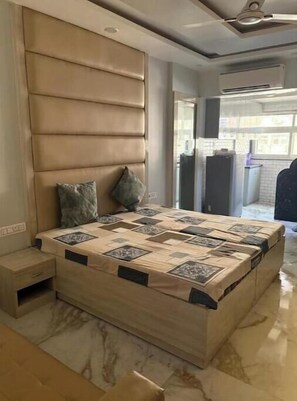 Bügeleisen/Bügelbrett, WLAN, Bettwäsche