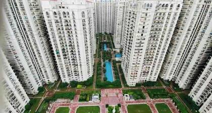 Midtown Studio Apt in DLF Capital West Delhi