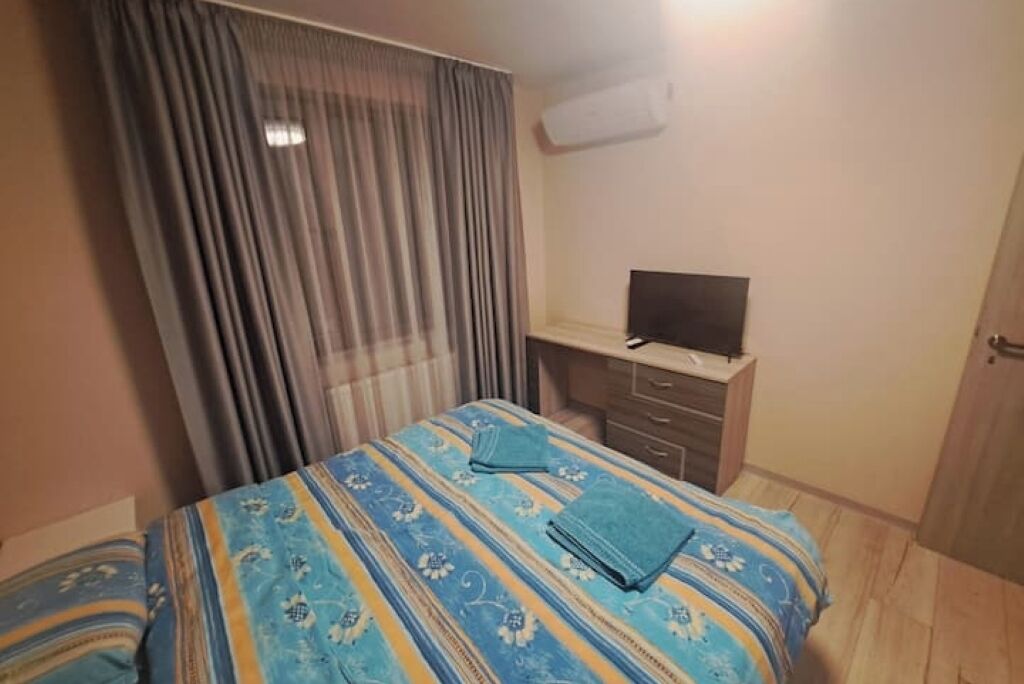 3 chambres, fer et planche à repasser, Wi-Fi, draps fournis