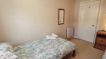 3 Schlafzimmer, individuell dekoriert, individuell eingerichtet