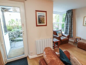 Living area - Brookside Cottage (Keswick)