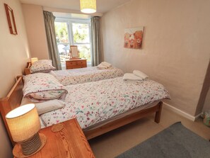 3 bedrooms, individually decorated, individually furnished, free WiFi - Brookside Cottage (Keswick)