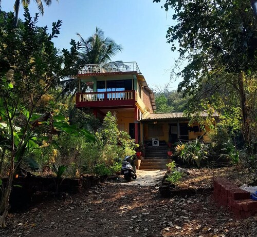 Family friendly homestay in forest just five minutes away from arabian ocean.