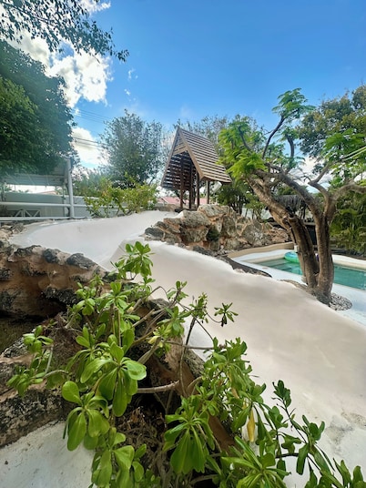 Yemaya Heart&Home Curaçao -Entire villa + Guesthouse + Pool with fun slide!
