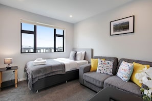 3 chambres, fer et planche à repasser, Wi-Fi, draps fournis