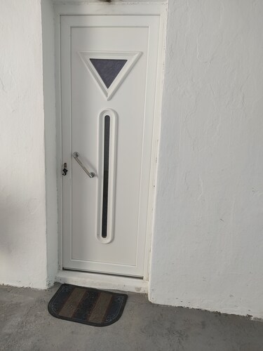 Charming 1-bedroom apartment with WiFi, AC in lovely Neos Panteleimonas