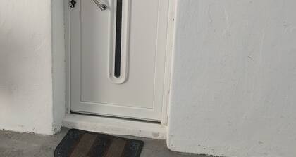 Charming 1-bedroom apartment with WiFi, AC in lovely Neos Panteleimonas