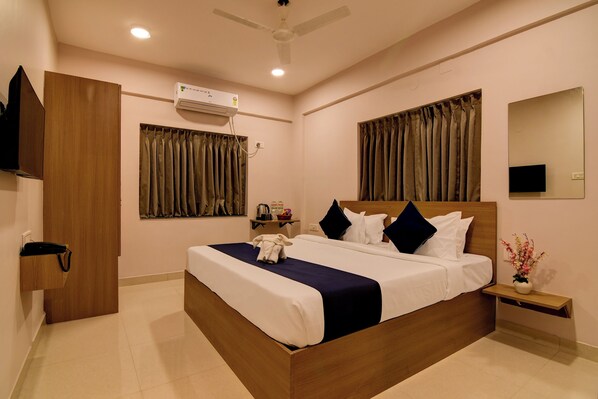In-room safe, desk, iron/ironing board, free WiFi - Hotel Signature Vista (Barasat)