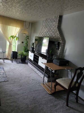 Interior - Charming 3-bedroom house with WiFi, in Regin, spacious, calm and lovely space  (Regina)