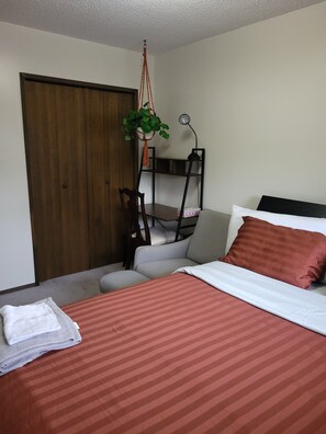 3 bedrooms, WiFi, bed sheets