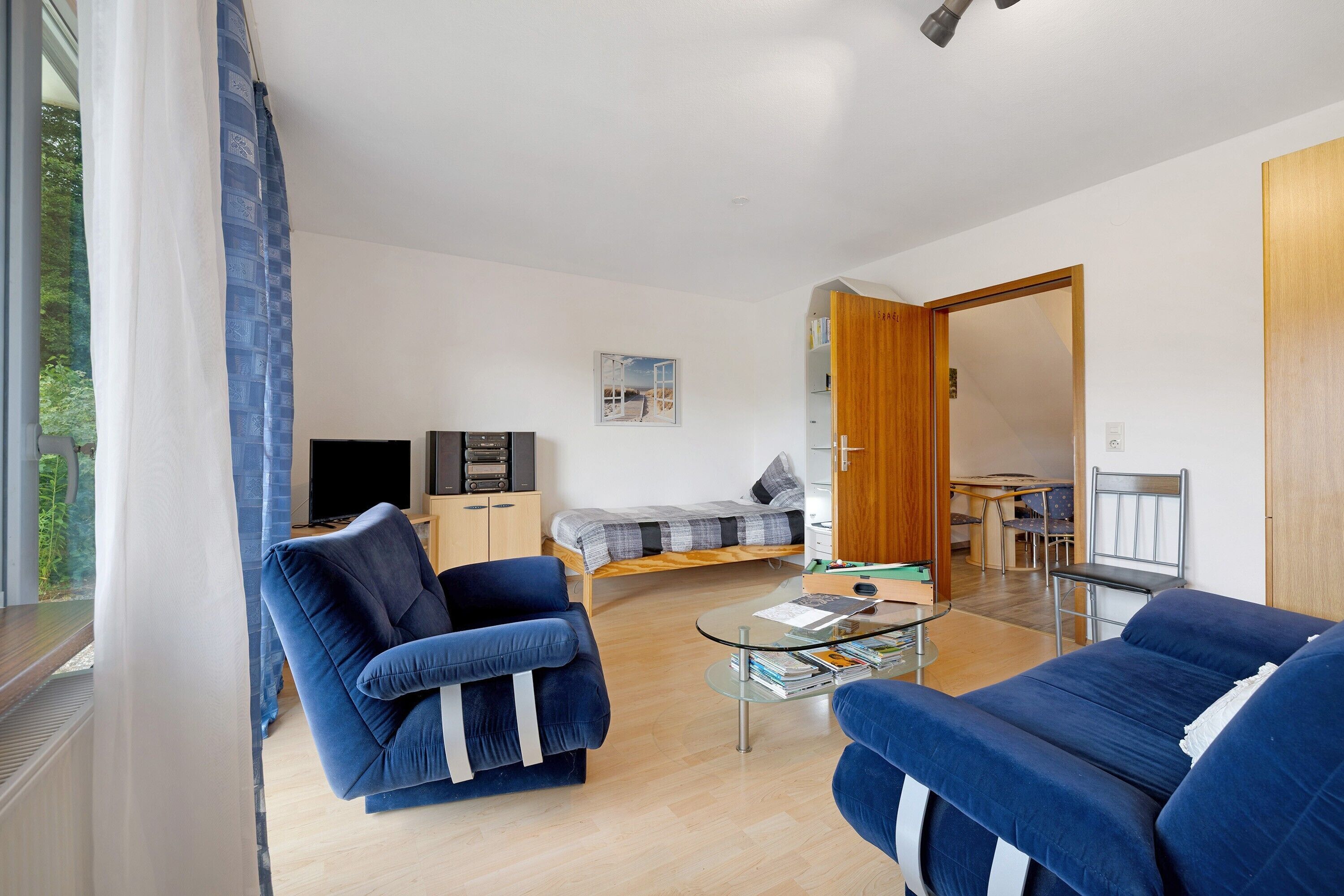 Fernseher, Stereoanlage