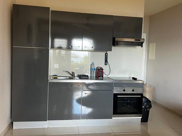 電子レンジ、オーブン、コンロ