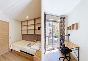 2 bedrooms, iron/ironing board