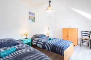 4 soverom, strykejern/-brett og sengetøy