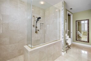 Hair dryer, towels - Upscale Penthouse Condo in the heart of Siesta Key - Penthouse Paradise (Siesta Key)