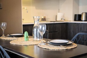 Dining - HOM I RedSalud Ñuñoa I Wifi I Metro Cercano (Ñuñoa)