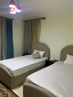 2 bedrooms, bed sheets - 2-bedroom apartment in awesome Cairo with AC (Cairo)