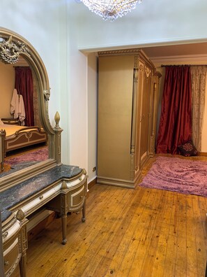 2 bedrooms, bed sheets