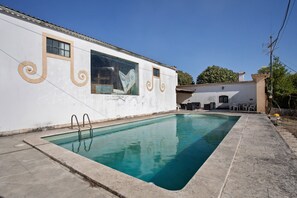 Pool - Holiday Home 'Amarela' with Mountain View, Shared Pool and Wi-Fi (Meca)