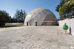 Property grounds - Holiday Home 'Das Cores' with Mountain View, Shared Pool and Wi-Fi (Meca)