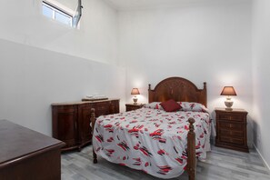 2 室のベッドルーム、WiFi、ベッドシーツ