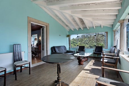 Terrasse/Patio. Maison de vacances 'Grande' avec vue montagne, piscine partagée et Wi-Fi