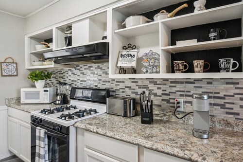 NEW! Cozy Temple Home | Fenced Yard & Wi-Fi