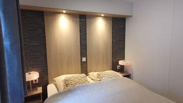 2 bedrooms, individually furnished, bed sheets